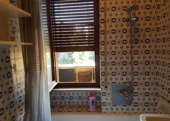 לינה וארוחת בוקר Diana